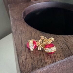 Vintage Avon Christmas ornament stud earrings Gold Tone Red & Clear Crystals